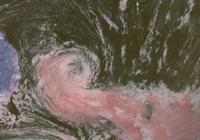 0310UTC. ENHANCED BY METEO974.RE