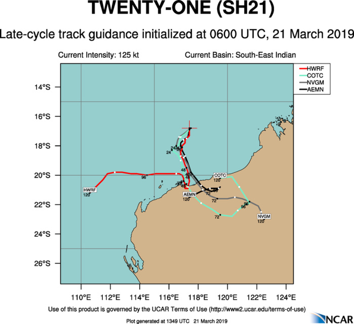 15UTC: South Indian: VERONICA(21S) category 4 US, gradually approaching the Pilbara coast of WA