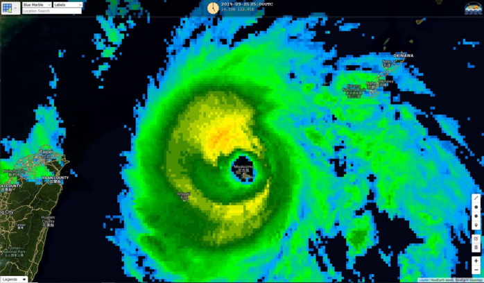 15W: 05/05UTC. THE EYE OVER MIYAKOJIMA. A 212KM/H GUST REPORTED WITH A SLP OF 940.5MB