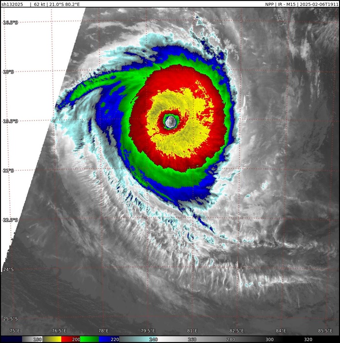 Tropical Cyclone 13S(VINCE) reaches Super Typhoon Intensity over-performs models and forecast// 0206 21utc