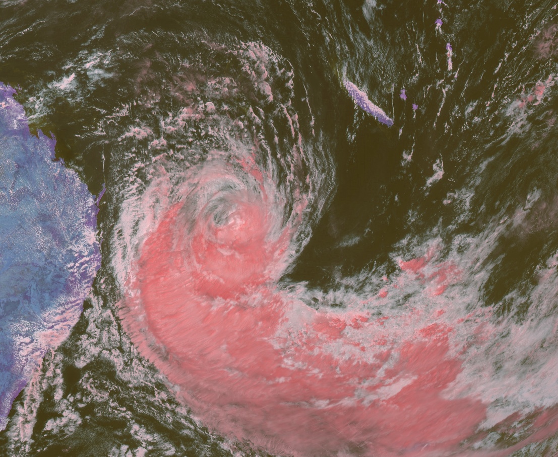 0310UTC. ENHANCED BY METEO974.RE