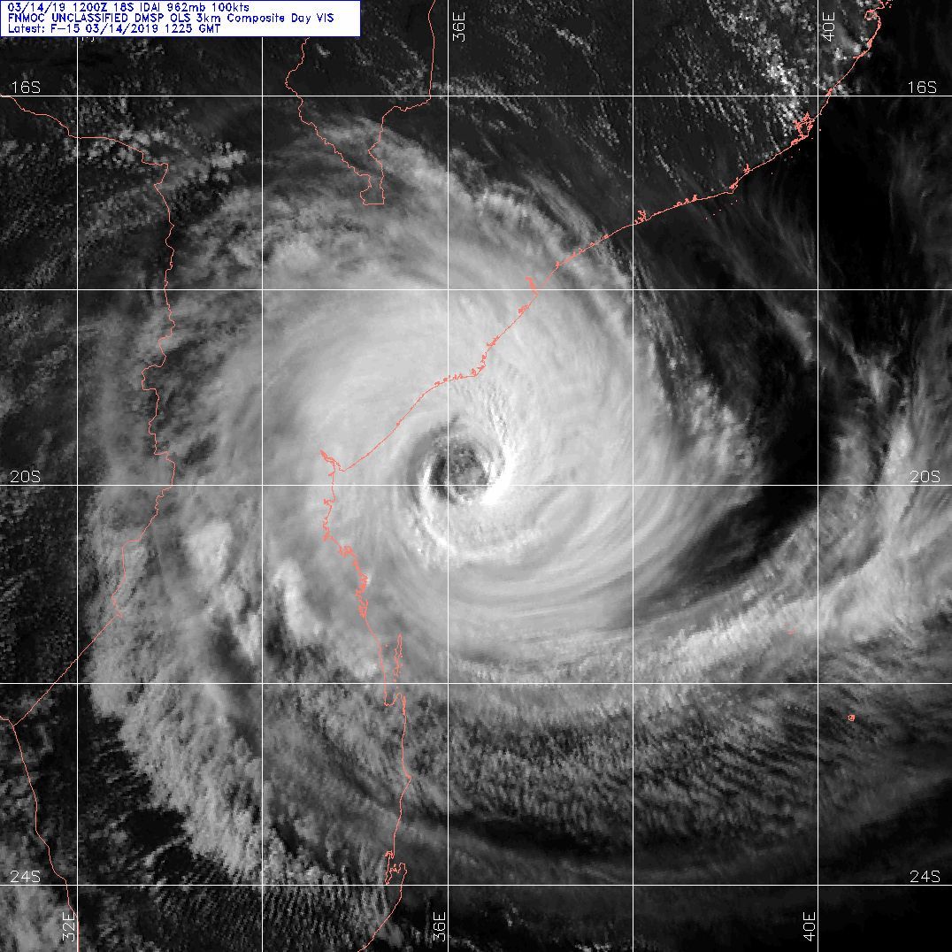 15UTC: Cyclone IDAI(18S) life-threatning category 3 US set to make landfall very close to Beira shortly before 12 hours