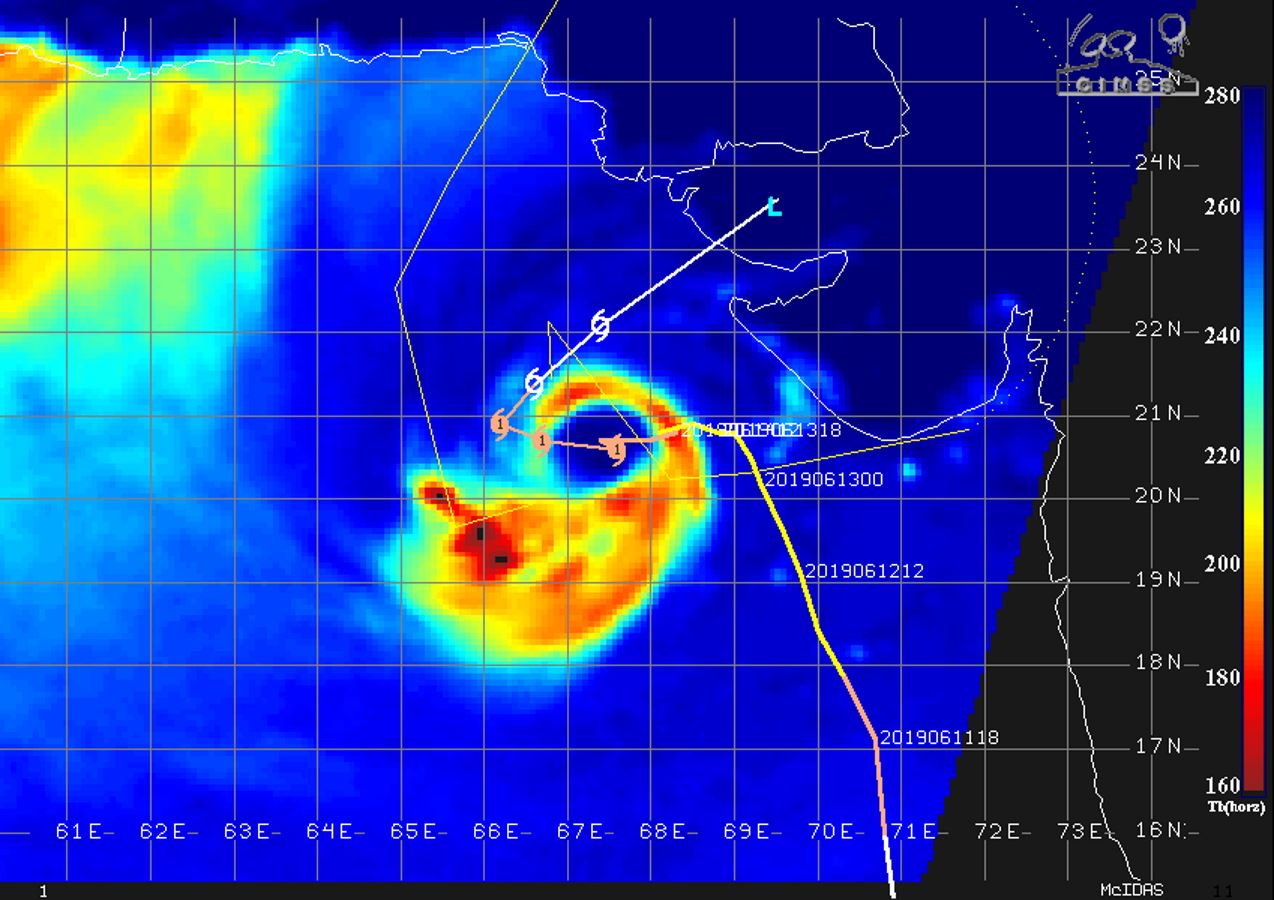 Cyclone VAYU(02A) category 1 US is forecast to weaken rapidly after 24hours due to vertical shear