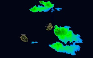 MAURICE: fortes averses à Plaisance, deux zones pluvio-orageuses à proximité de l'île (VIDEO)