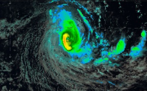 Le cyclone SAVANNAH(19S) pourrait atteindre le stade de cyclone intense dans la journée très loin des îles