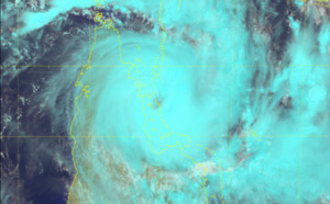 03UTC: TC TREVOR(20P) making landfall less than 40km south of Lockhart as a strong category 2 US, rapid intensification expected over the Gulf