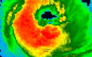 22h: JOANINHA 140km au nord de ROD, bandes actives vont toucher l'île avec détérioration probable ces prochaines heures(VIDEO)