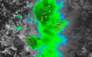 16h: REUNION: fortes averses orageuses au Port