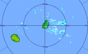 REUNION: soleil plutôt généreux. MAURICE : averses plus fréquentes mais les éclaircies résistent sur le nord et l'ouest