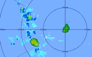 REUNION: humide voire instable. MAURICE et RODRIGUES: plutôt beau et assez chaud