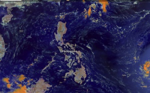 Calm and dry over the Philippines. Nice frontal system over southwestern Australia