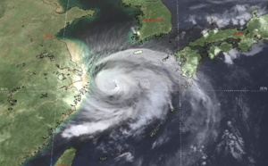 Typhoon 14W(BEBINCA) making landfall near SHANGHAI//INVEST 97W//INVEST 98W//TD 09E(ILEANA)// 1515utc